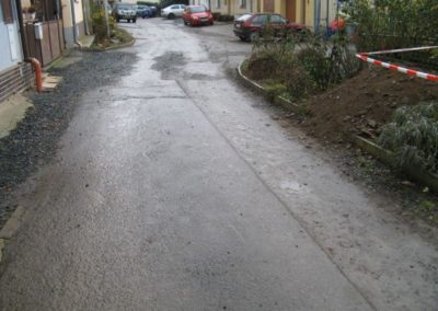 Lhotka nad Labem - dolní ulice - březen 2020
